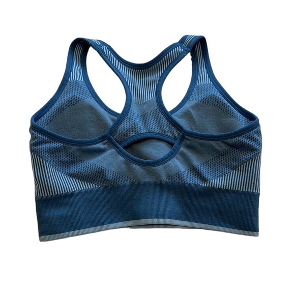 Puma Workout Sports Bra - Size Small - Picture 3 of 9